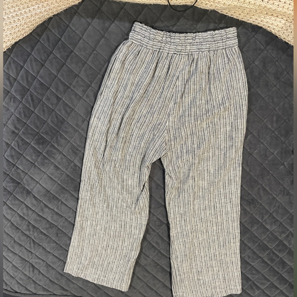Wide leg stripped pants